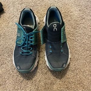 Womens On Shoes. Blue. 8.5